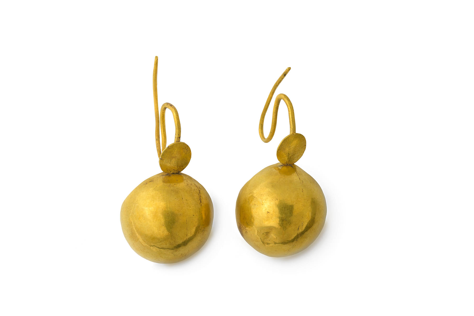 Ball earings